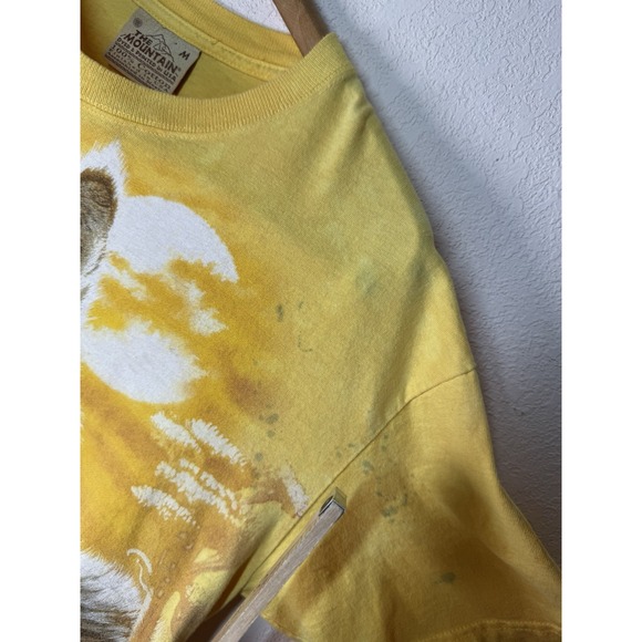 Vintage 2004 The Mountain Wolf Graphic T-Shirt Yellow Moon Nature USA Men's M - Picture 4 of 7